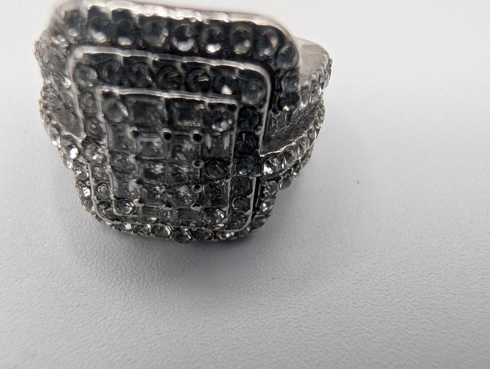 Elegant Silver Tone Statement Ring with Clear Rhinestones Size 7 Fashion Jewelry